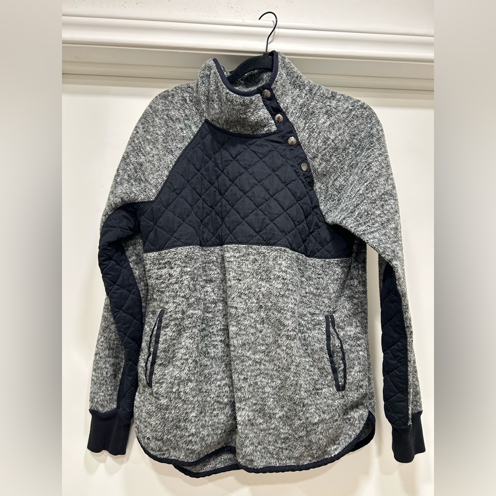 Abercrombie & Fitch Charcoal and Heather Quilted Fleece Pullover